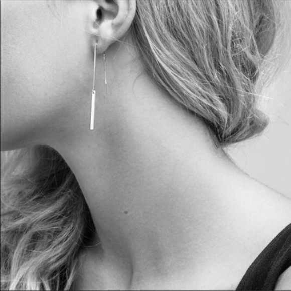 Jewelry - 14K Long and Lean Horizontal Bar Threads